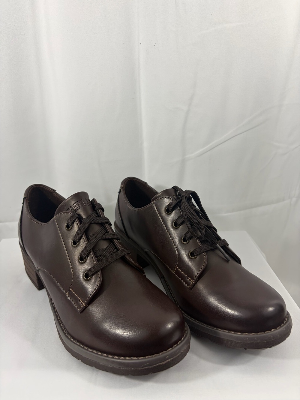 NWT Eastland Women’s Size 8.5 Dark Brown Lace-Up Casual Oxfords